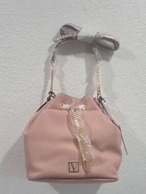 V-Emblem Pink Bucket Shoulder Bag